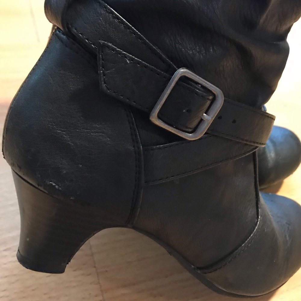 Black boots - Picture 5 of 5